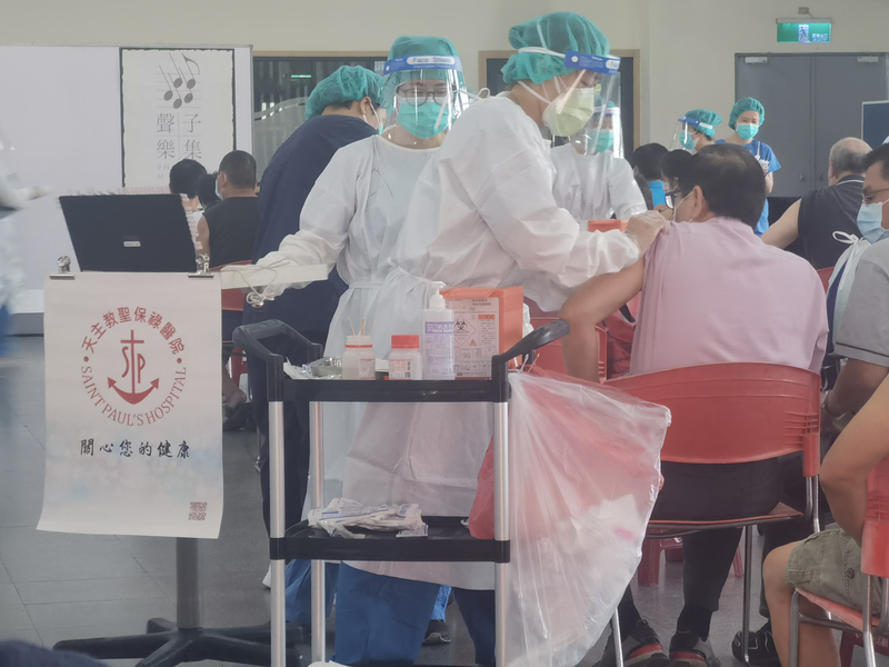 公費疫苗預約平台|線上健保快易通APP/實體超商藥局登記方式
