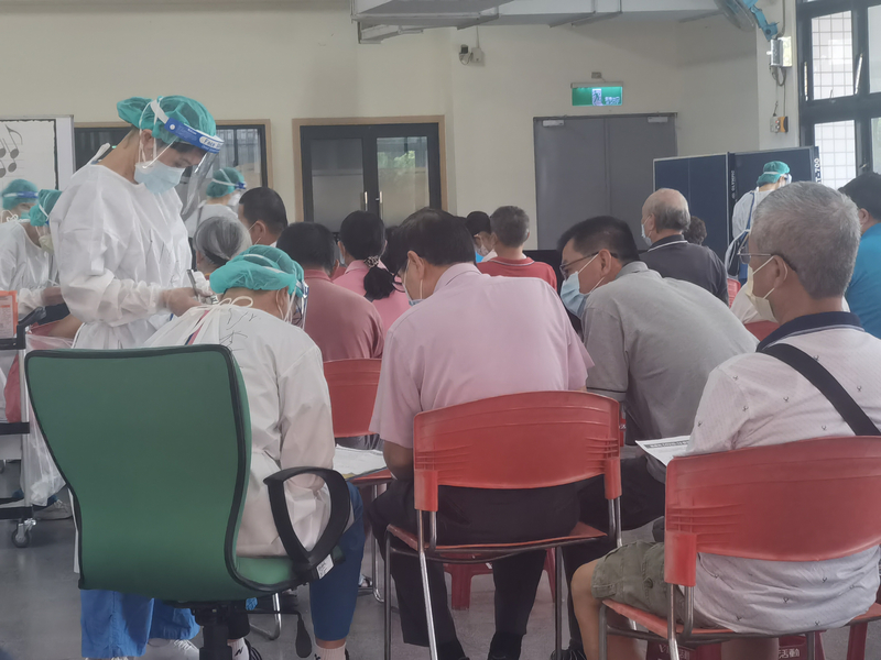 公費疫苗預約平台 健保快易通APP 疫苗注意事項 健康存摺