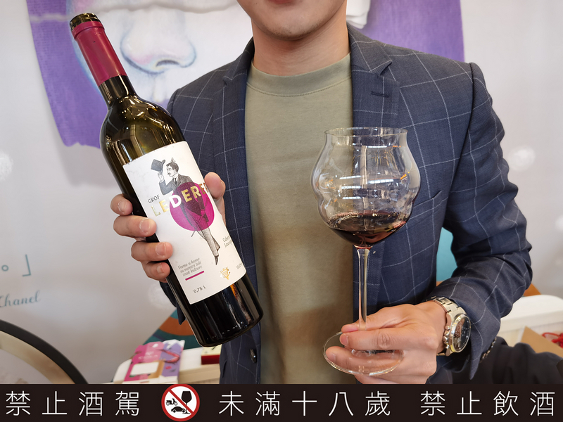 中壢免費景點,桃園景點,桃園親子景點,中壢景點,免費景點,大江購物中心美食,桃園免費景點,中壢室內景點,中壢大江購物中心,大江美食