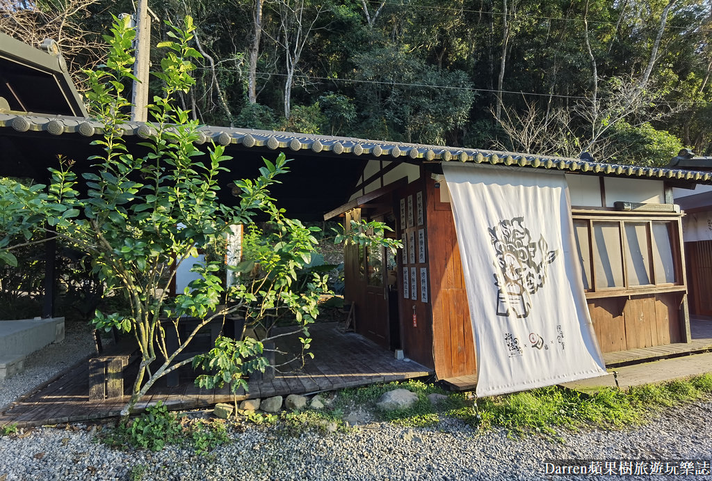 日月潭湖の怪物咖啡｜超夯復古湖怪紅龜粿南投魚池下午茶(菜單)