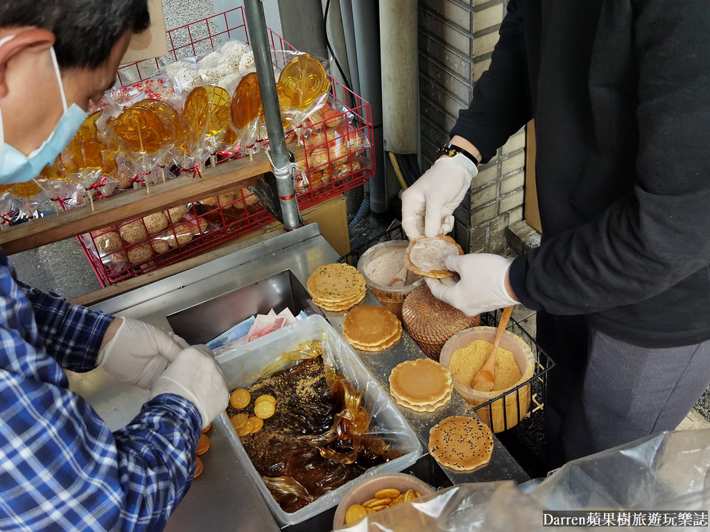 迪化街純正麥芽餅,古早味麥芽餅,迪化街美食,迪化街點心,麥芽糖餅帥老闆,大同區美食