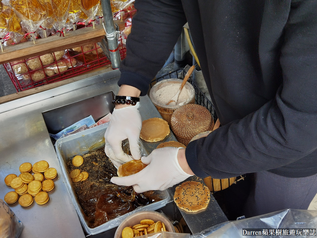 迪化街純正麥芽餅,古早味麥芽餅,迪化街美食,迪化街點心,麥芽糖餅帥老闆,大同區美食