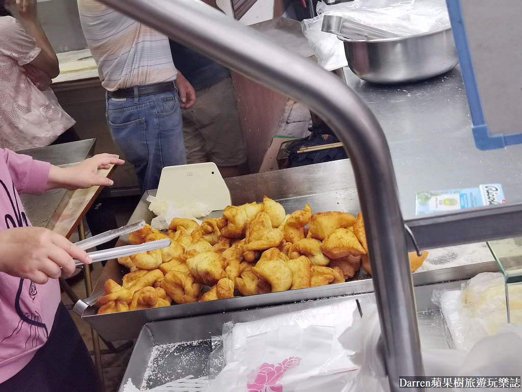 四十年甜甜圈 雙胞胎,車路頭街雙胞胎甜甜圈,車路頭街美食,三重車路頭街,車路頭街美食ptt,車路頭街紅豆餅,三重平價美食,三重美食,三重小吃,三重隱藏美食,三重美食食尚玩家