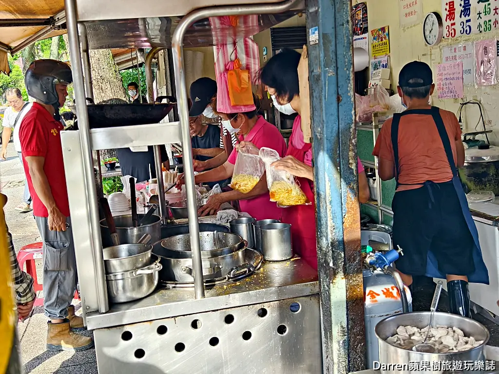 天橋下早餐添巧麵,三峽美食