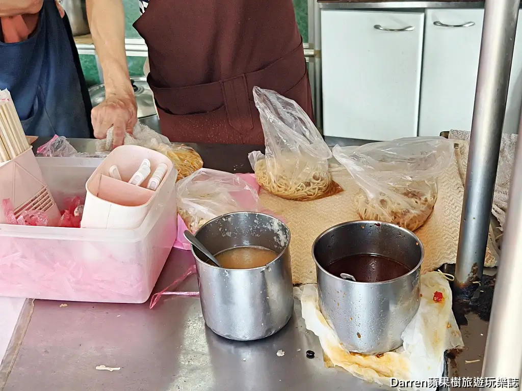 天橋下早餐添巧麵,三峽美食