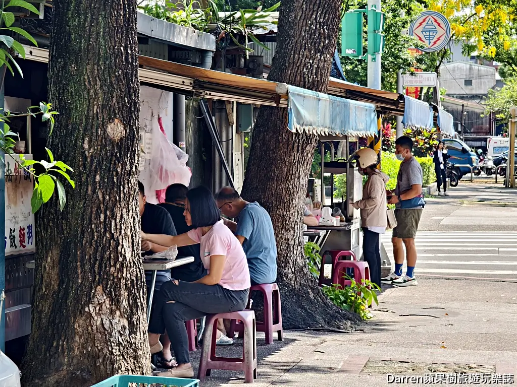 天橋下早餐添巧麵,三峽美食
