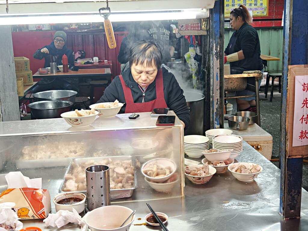 許仔豬腳麵線