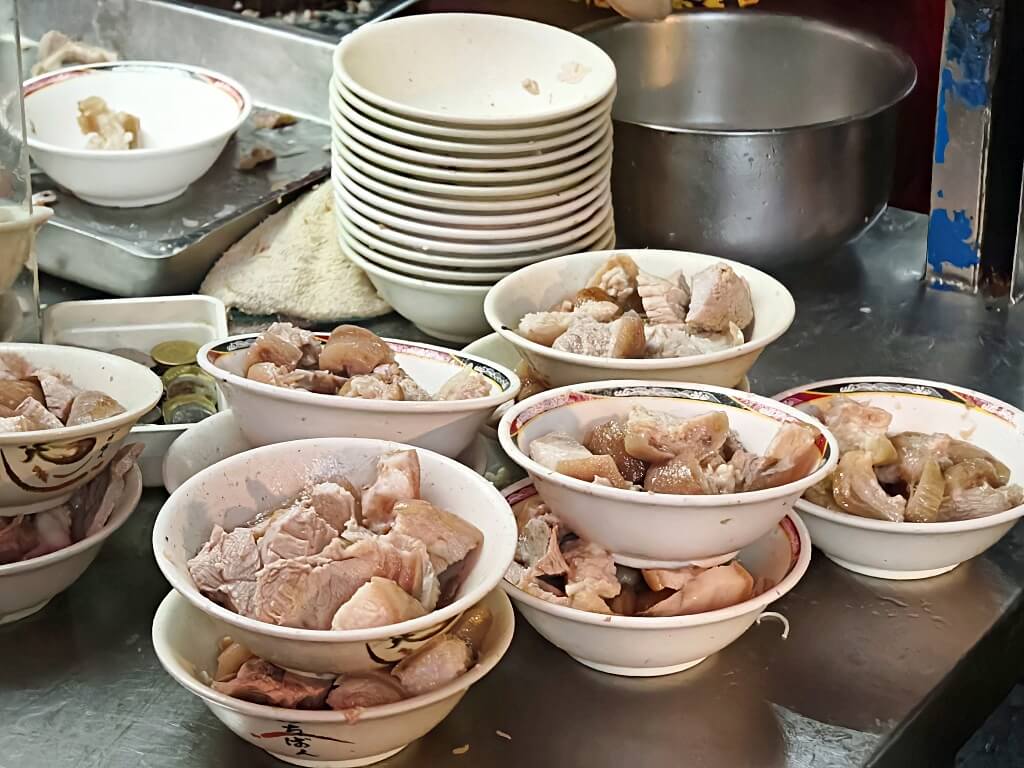 許仔豬腳麵線