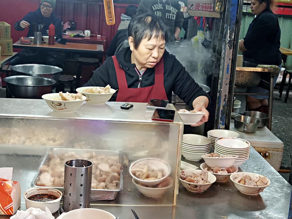 許仔豬腳麵線
