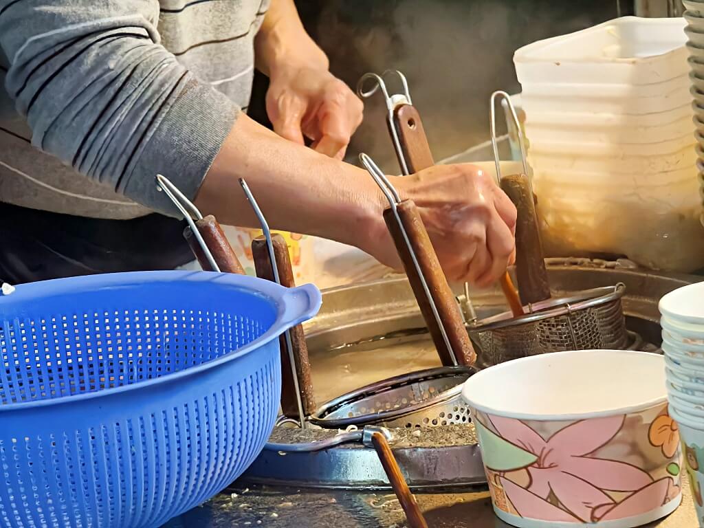 許仔豬腳麵線