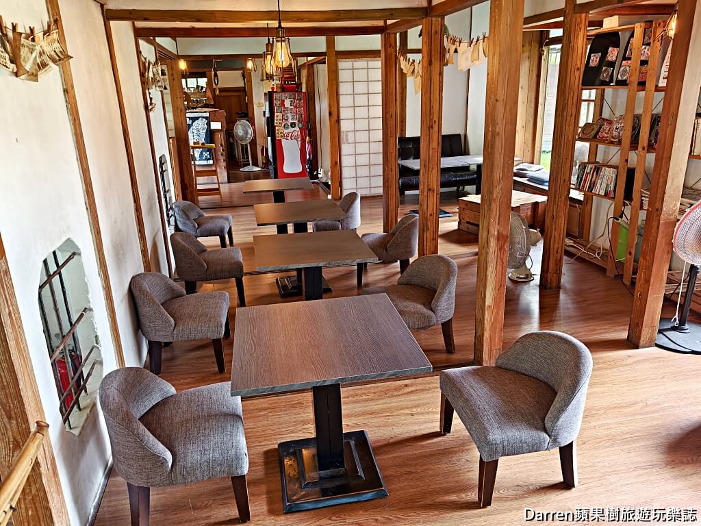 凹凸咖啡館