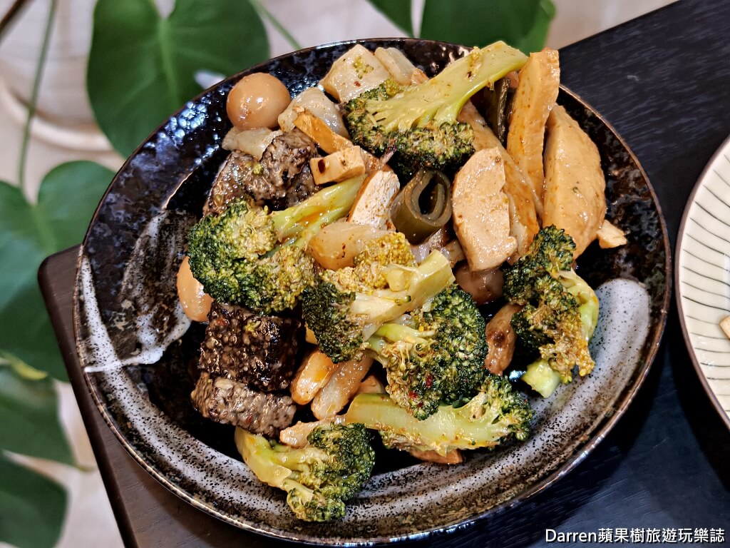 追蕾醬香黑鴨