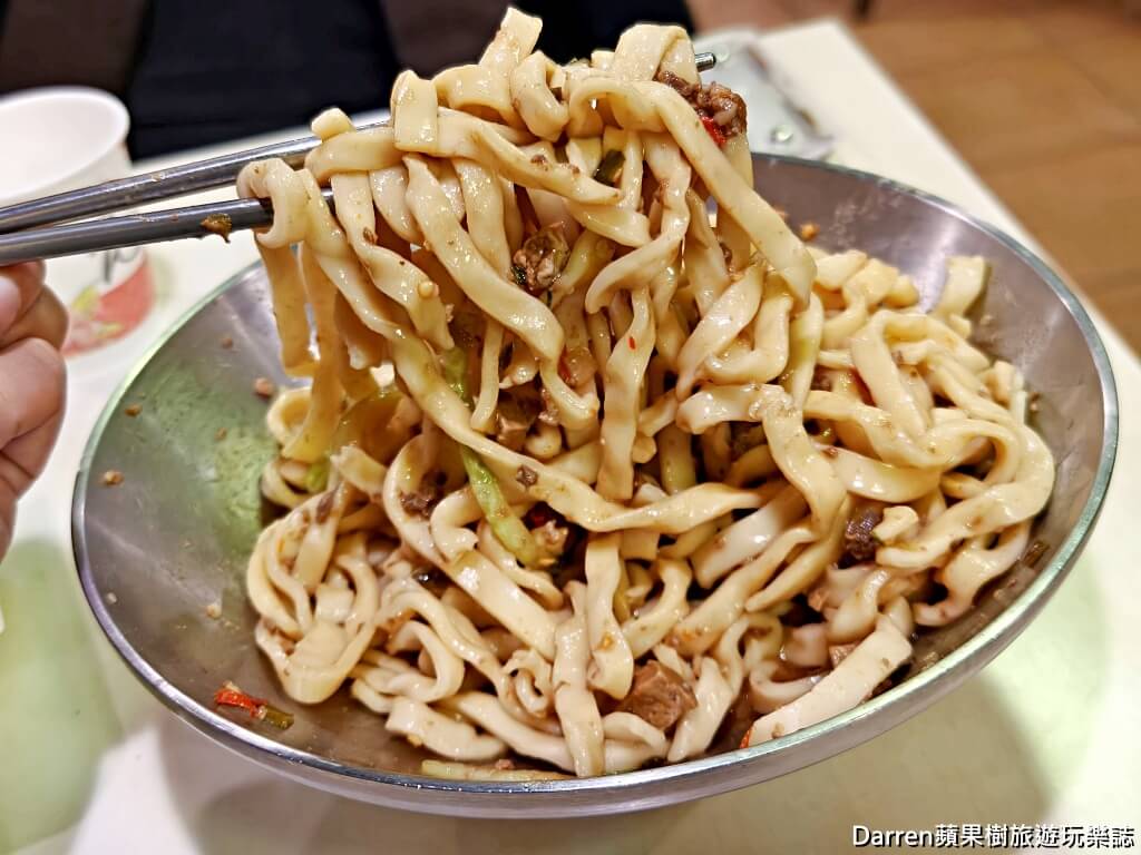 銀記手擀刀切牛肉麵