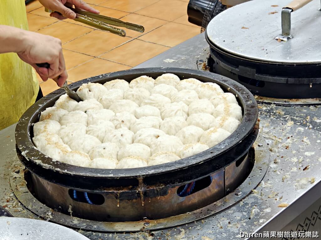 台北生煎包,士林夜市生煎包,鍾家原上海生煎包菜單,鍾記原上海生煎包,士林美食,士林30年生煎包,鐘文吉 生煎包,台北小吃,大上海生煎包,台北米其林,士林上海生煎包,米其林必比登推薦,上海生煎包台北,士林夜市美食,士林水煎包米其林,劍潭站美食,士林銅板美食,士林水煎包,士林小吃,士林米其林生煎包,鍾家原上海生煎包,鍾 家 上海 生 煎 包