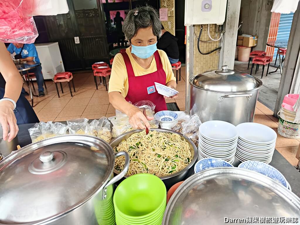 天橋下炒麵、米糕、肉粽,田中美食
