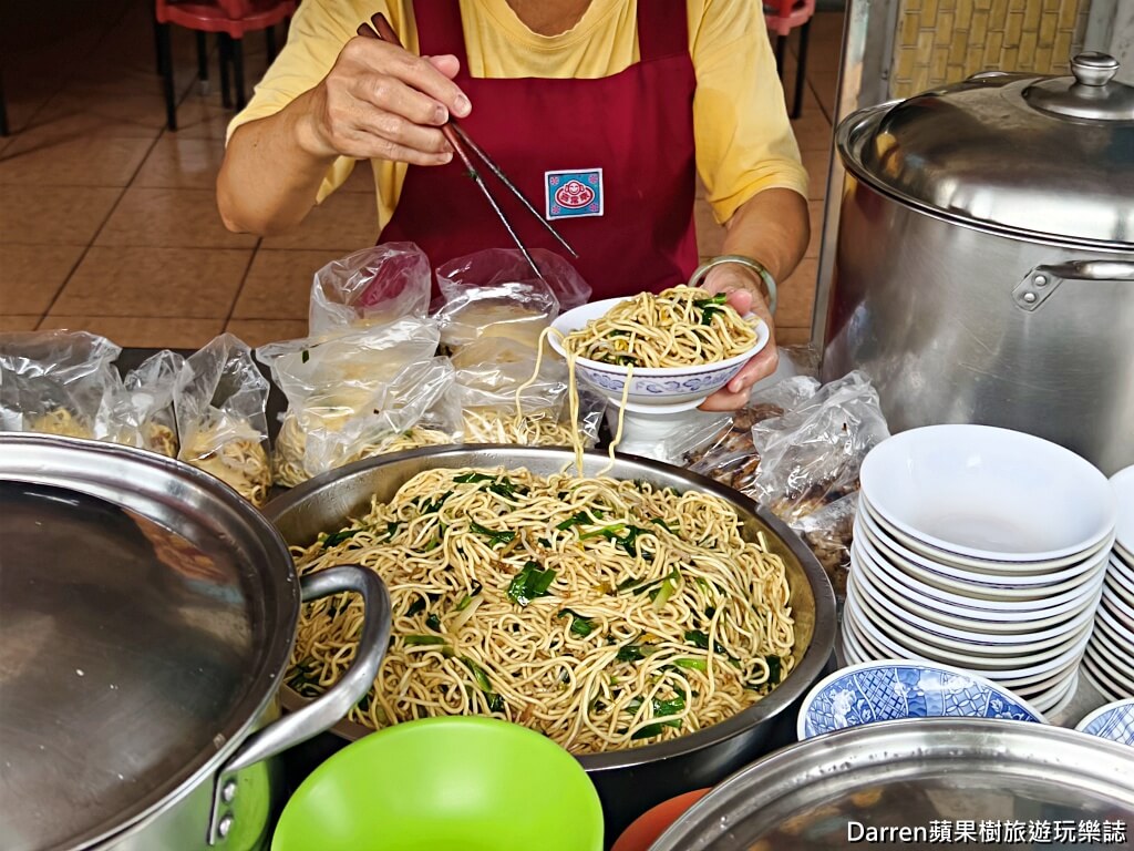天橋下炒麵、米糕、肉粽,田中美食