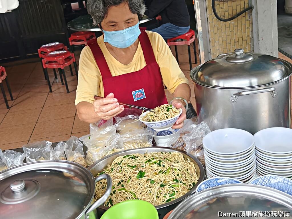 天橋下炒麵、米糕、肉粽,田中美食