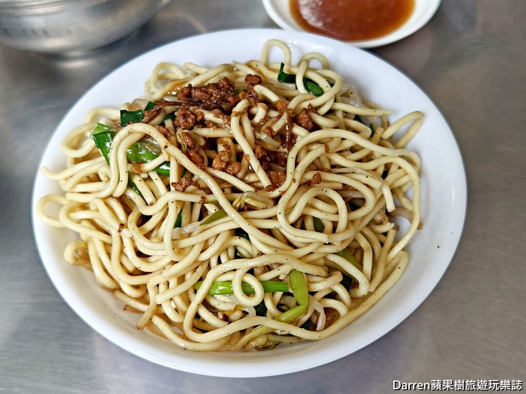 天橋下炒麵、米糕、肉粽,田中美食