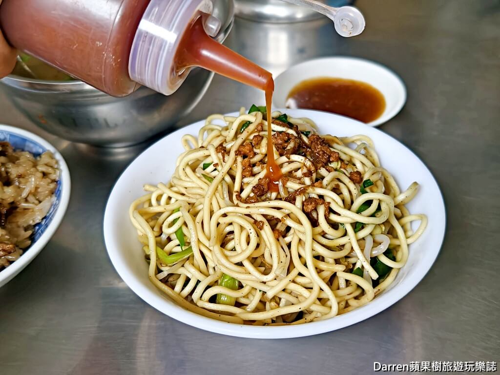 天橋下炒麵、米糕、肉粽,田中美食
