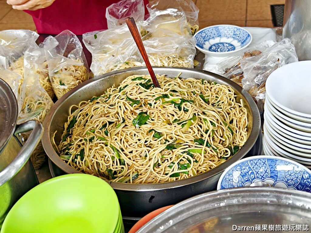 天橋下炒麵、米糕、肉粽,田中美食