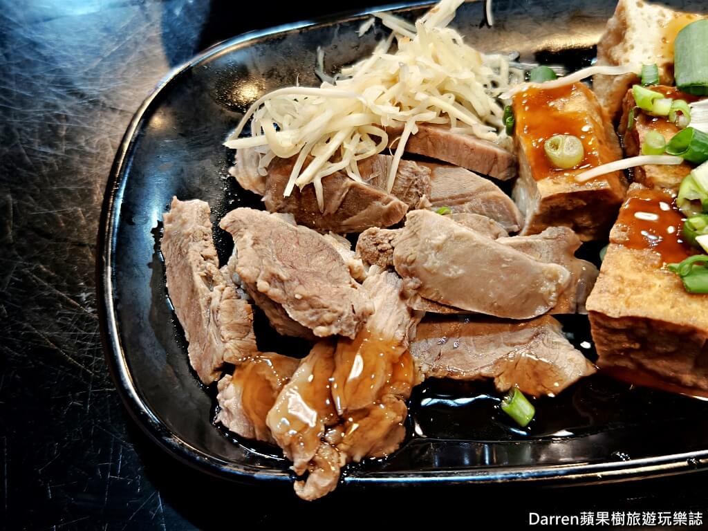 蘆洲美食,蘆洲切仔麵,周烏豬切仔麵,湧蓮寺美食,蘆洲湧蓮寺切仔麵,蘆洲在地老店,蘆洲小吃推薦,嘴邊肉切仔麵,蘆洲黑白切,蘆洲切仔麵推薦,蘆洲市場美食、台北橋站美食、三民高中站美食