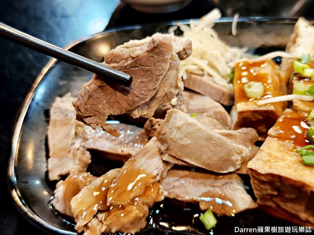 蘆洲美食,蘆洲切仔麵,周烏豬切仔麵,湧蓮寺美食,蘆洲湧蓮寺切仔麵,蘆洲在地老店,蘆洲小吃推薦,嘴邊肉切仔麵,蘆洲黑白切,蘆洲切仔麵推薦,蘆洲市場美食、台北橋站美食、三民高中站美食