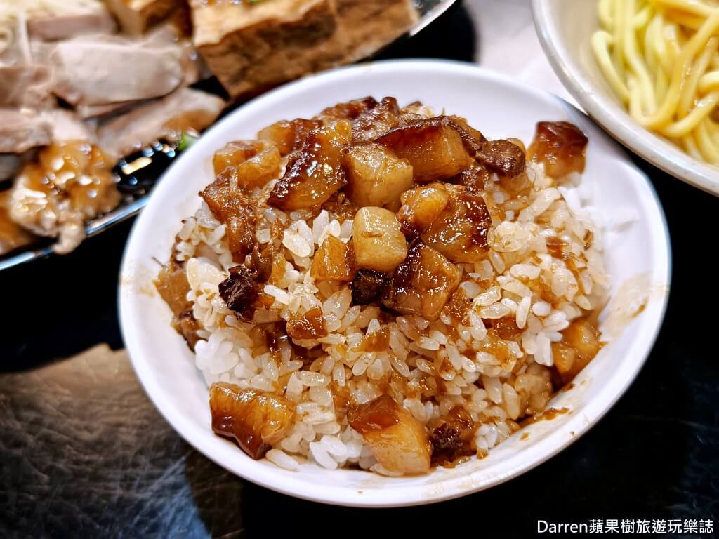 蘆洲美食,蘆洲切仔麵,周烏豬切仔麵,湧蓮寺美食,蘆洲湧蓮寺切仔麵,蘆洲在地老店,蘆洲小吃推薦,嘴邊肉切仔麵,蘆洲黑白切,蘆洲切仔麵推薦,蘆洲市場美食、台北橋站美食、三民高中站美食