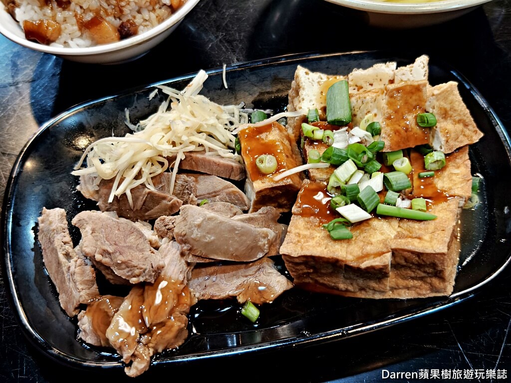 蘆洲美食,蘆洲切仔麵,周烏豬切仔麵,湧蓮寺美食,蘆洲湧蓮寺切仔麵,蘆洲在地老店,蘆洲小吃推薦,嘴邊肉切仔麵,蘆洲黑白切,蘆洲切仔麵推薦,蘆洲市場美食、台北橋站美食、三民高中站美食