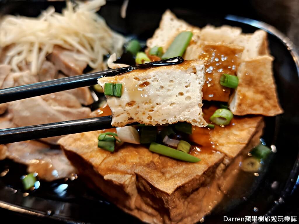 蘆洲美食,蘆洲切仔麵,周烏豬切仔麵,湧蓮寺美食,蘆洲湧蓮寺切仔麵,蘆洲在地老店,蘆洲小吃推薦,嘴邊肉切仔麵,蘆洲黑白切,蘆洲切仔麵推薦,蘆洲市場美食、台北橋站美食、三民高中站美食
