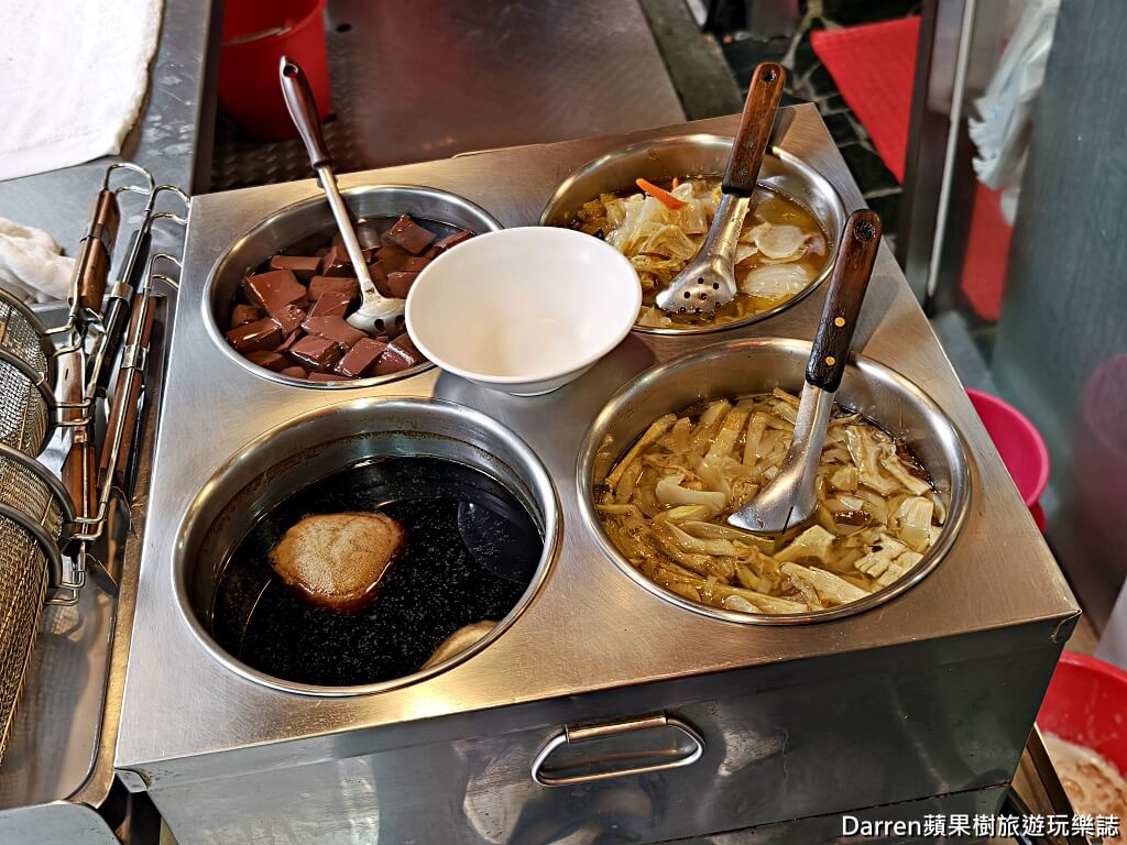 蘆洲美食,蘆洲切仔麵,周烏豬切仔麵,湧蓮寺美食,蘆洲湧蓮寺切仔麵,蘆洲在地老店,蘆洲小吃推薦,嘴邊肉切仔麵,蘆洲黑白切,蘆洲切仔麵推薦,蘆洲市場美食、台北橋站美食、三民高中站美食