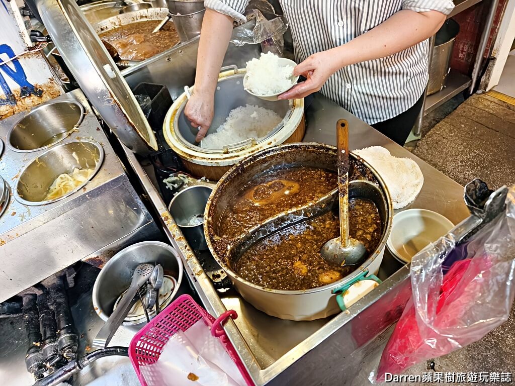 阿金老圓環魯肉飯,新店美食,新店滷肉飯,新店小吃,七張站美食,新店在地美食,新北滷肉飯推薦,新店魯肉飯必吃