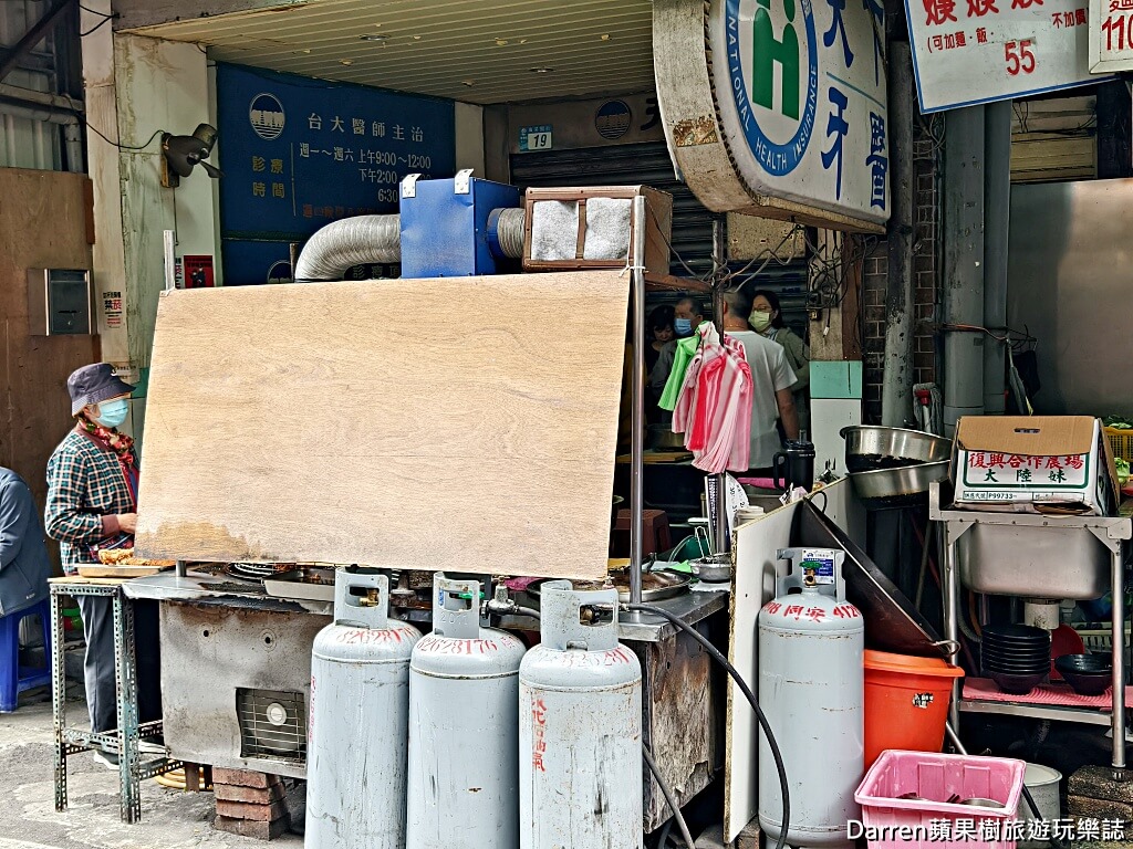 黃石市場香菇肉粥,黃石市場紅燒肉,黃石市場雞捲,板橋黃石市場美食,府中站美食,板橋排隊美食,板橋市場小吃