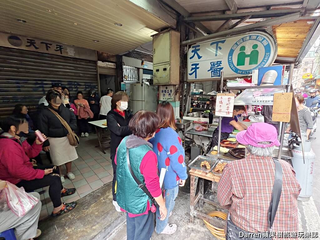 黃石市場香菇肉粥,黃石市場紅燒肉,黃石市場雞捲,板橋黃石市場美食,府中站美食,板橋排隊美食,板橋市場小吃