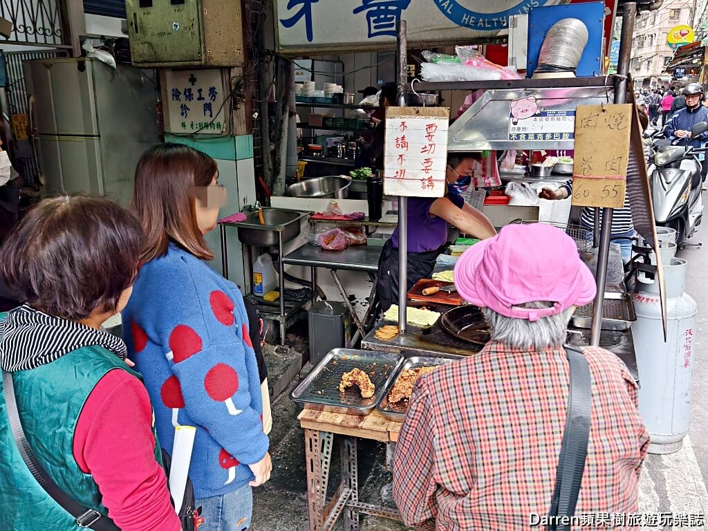 黃石市場香菇肉粥,黃石市場紅燒肉,黃石市場雞捲,板橋黃石市場美食,府中站美食,板橋排隊美食,板橋市場小吃
