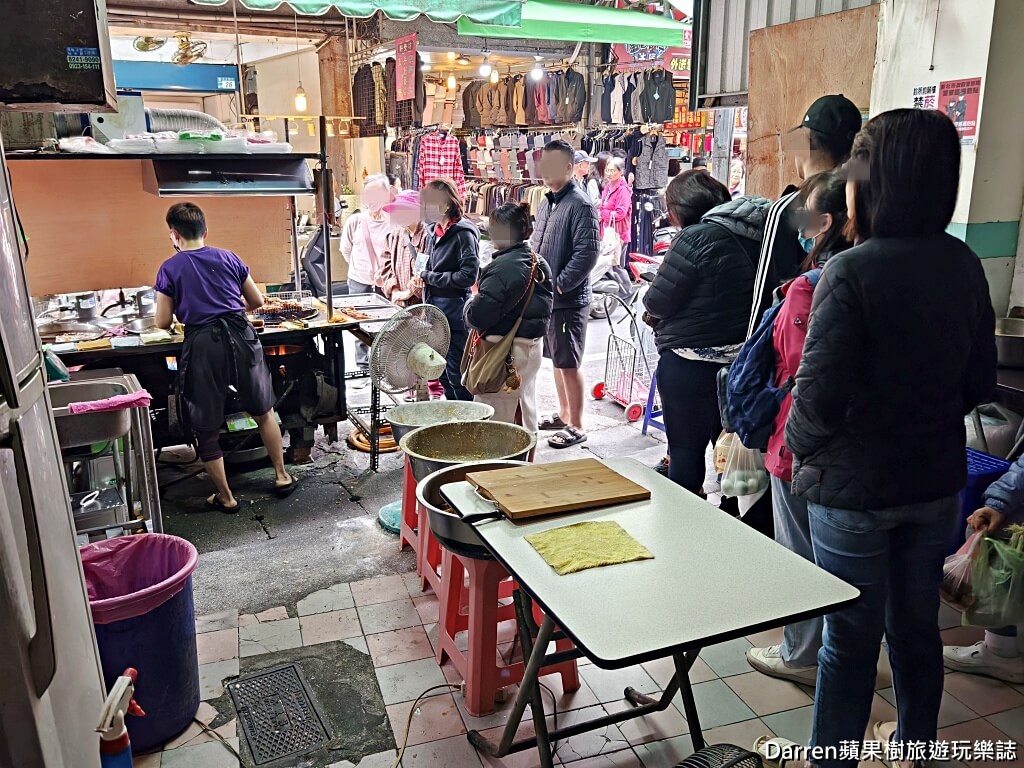 黃石市場香菇肉粥,黃石市場紅燒肉,黃石市場雞捲,板橋黃石市場美食,府中站美食,板橋排隊美食,板橋市場小吃