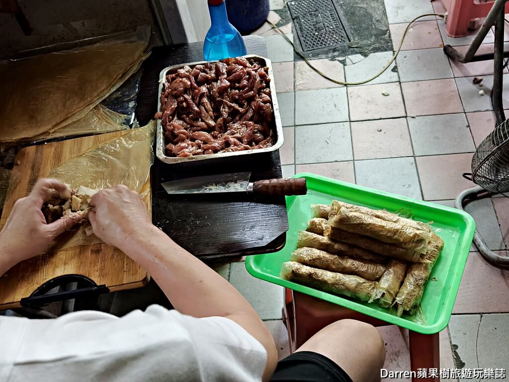 黃石市場香菇肉粥,黃石市場紅燒肉,黃石市場雞捲,板橋黃石市場美食,府中站美食,板橋排隊美食,板橋市場小吃
