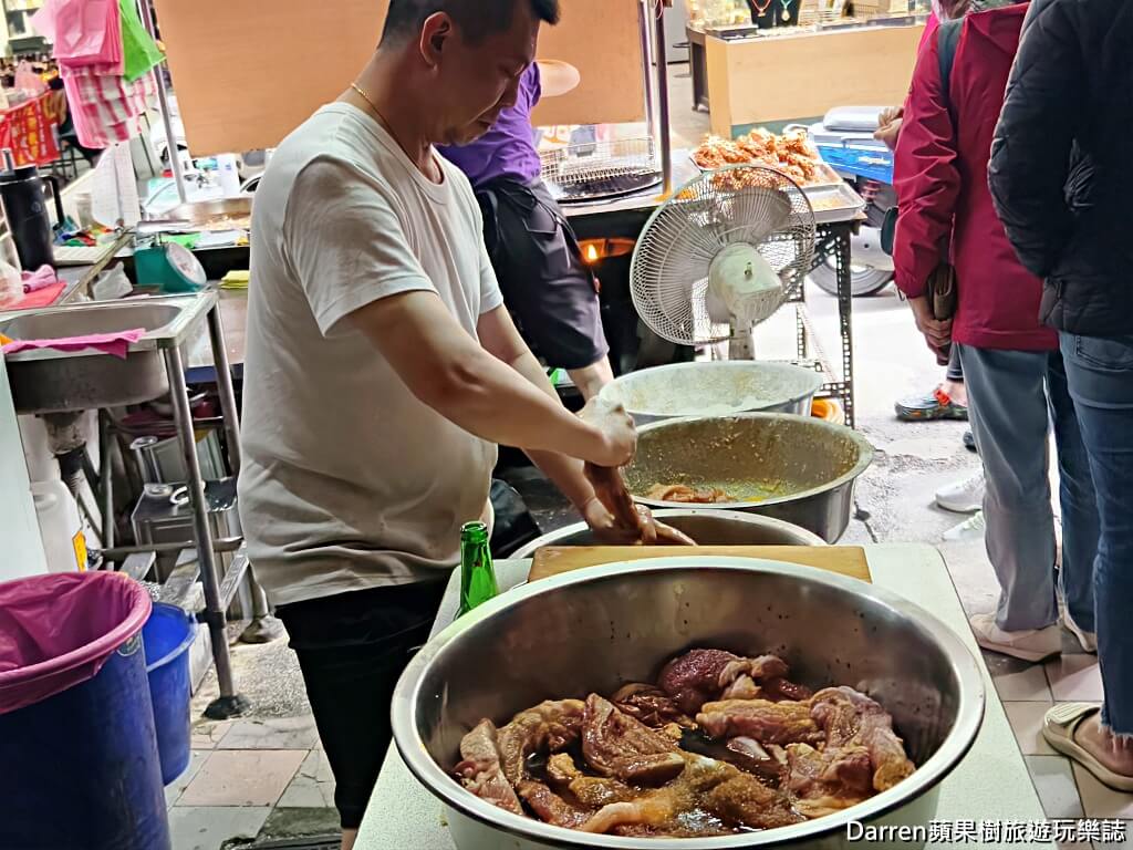 黃石市場香菇肉粥,黃石市場紅燒肉,黃石市場雞捲,板橋黃石市場美食,府中站美食,板橋排隊美食,板橋市場小吃