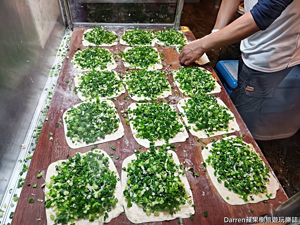 蘆洲總讚手作蔥餅,蘆洲美食,蘆洲夜市美食,蔥油餅,手作蔥餅,蘆洲廟口夜市必吃美食,三民高中站美食推薦