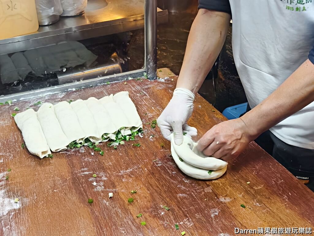 蘆洲總讚手作蔥餅,蘆洲美食,蘆洲夜市美食,蔥油餅,手作蔥餅,蘆洲廟口夜市必吃美食,三民高中站美食推薦