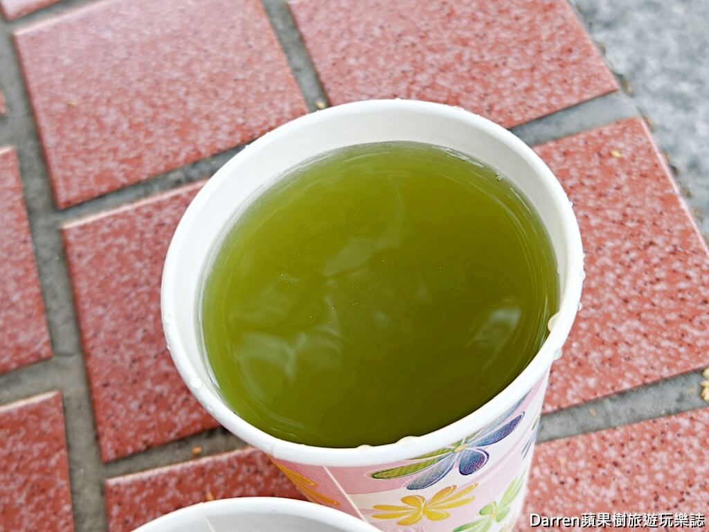 正發青草舖,大稻埕青草茶,台北青草茶推薦,百年青草舖,永樂市場美食,迪化街飲料,古早味青草茶