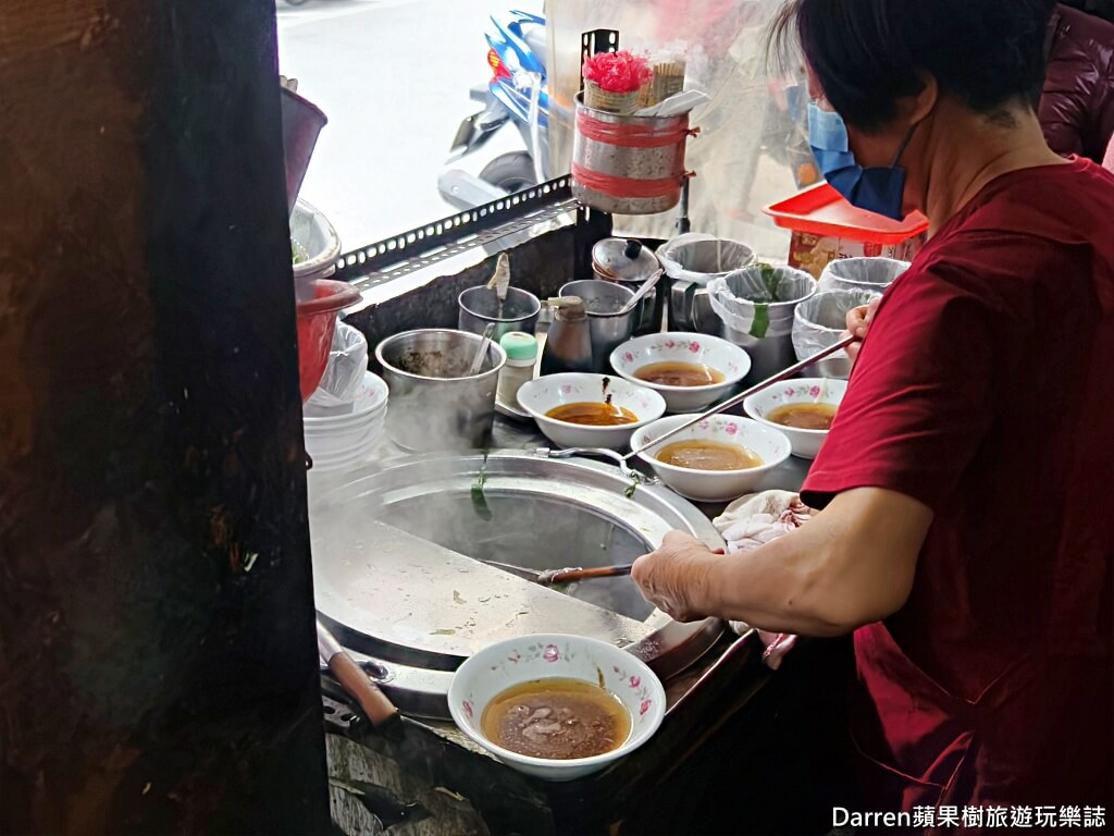 頂好川味小吃店,新莊美食,新莊川味小吃,新莊麵店,新莊炸醬麵,新莊麻醬麵,四維路美食,後港昭德宮美食