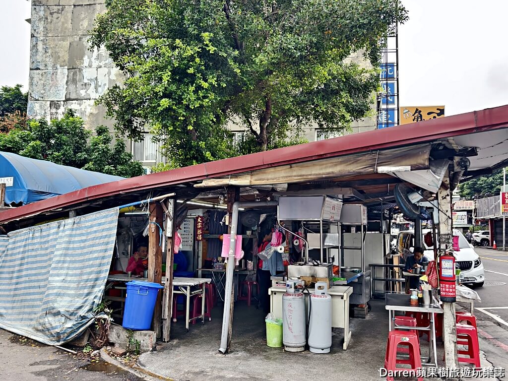 酒泉傳統油飯,圓山美食,台北油飯推薦,大同區小吃,延平北路美食,台北銅板美食,圓山早餐推薦,老字號油飯,台北古早味小吃