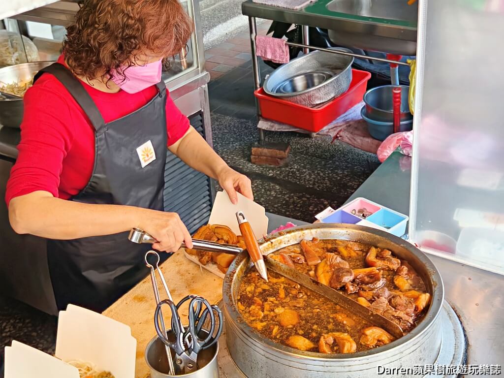 新莊美食,新莊排隊便當,新莊焢肉飯,新莊控肉飯,中港路美食,新莊便當推薦