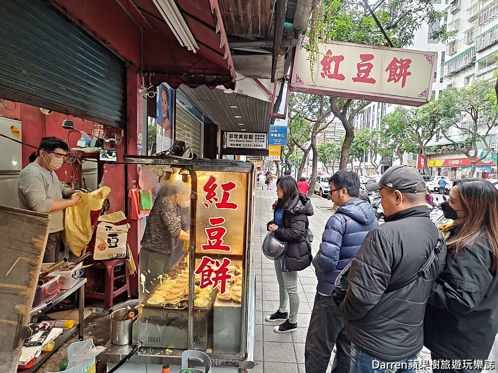 南機場夜市美食,無名車輪餅,南機場紅豆餅,台北車輪餅推薦,中華路紅豆餅,台北銅板美食,南機場排隊小吃
