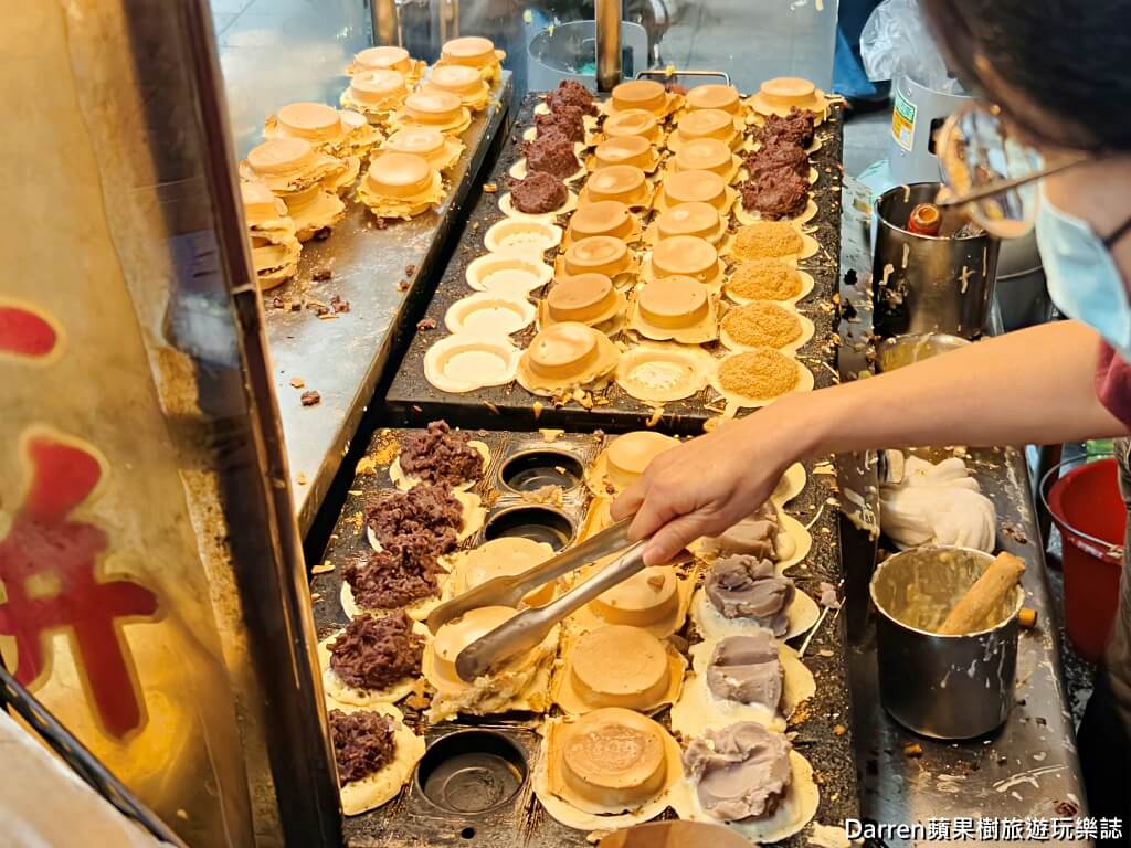 南機場夜市美食,無名車輪餅,南機場紅豆餅,台北車輪餅推薦,中華路紅豆餅,台北銅板美食,南機場排隊小吃