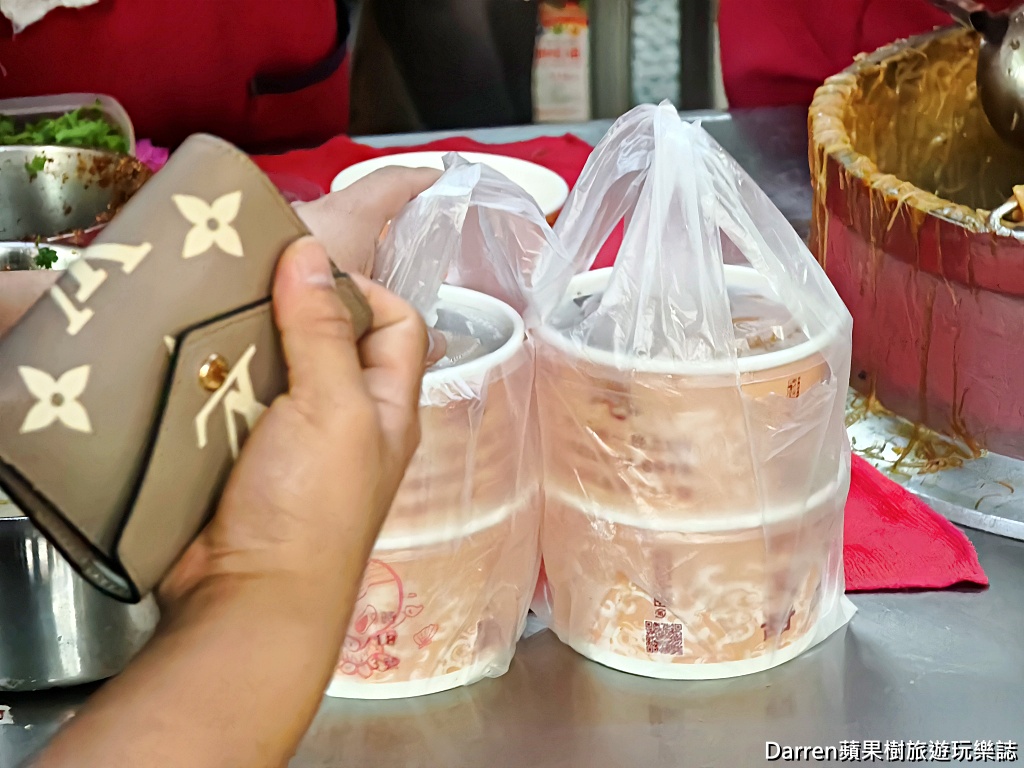 新莊美食,新莊蚵仔麵線,新莊臭豆腐推薦,新莊小吃,中港路美食,新莊在地美食,新北麵線推薦