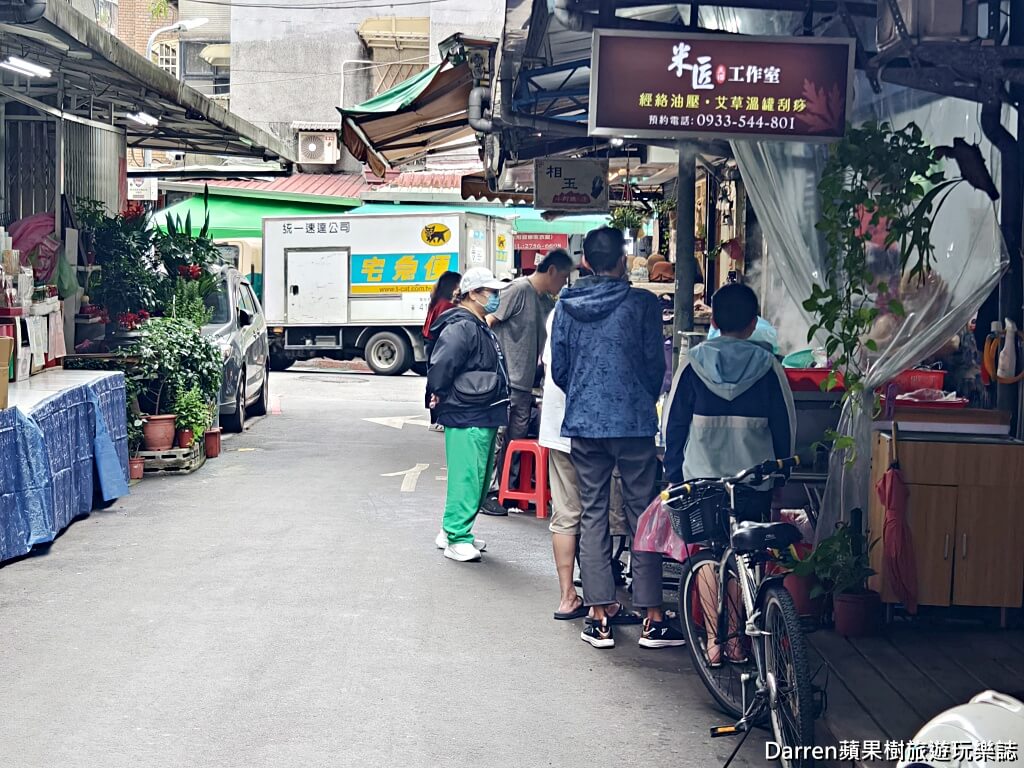 新東街米粉湯,松山區美食,南京三民站美食,台北米粉湯推薦,松山早餐推薦,台北黑白切,草埔市場美食,台北傳統小吃,台北早午餐,台北小吃推薦