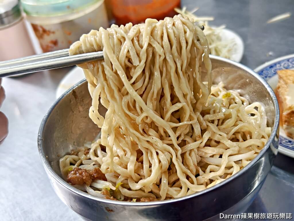 新東街米粉湯,松山區美食,南京三民站美食,台北米粉湯推薦,松山早餐推薦,台北黑白切,草埔市場美食,台北傳統小吃,台北早午餐,台北小吃推薦