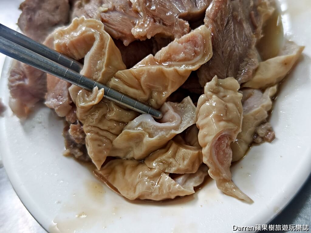 新東街米粉湯,松山區美食,南京三民站美食,台北米粉湯推薦,松山早餐推薦,台北黑白切,草埔市場美食,台北傳統小吃,台北早午餐,台北小吃推薦