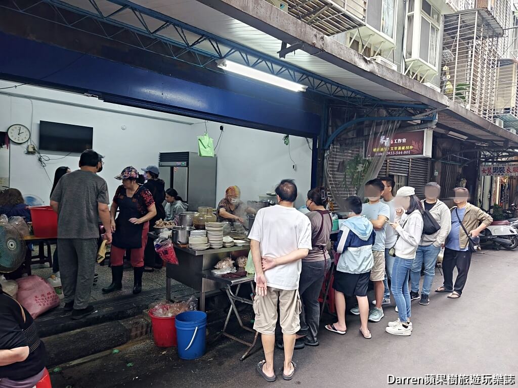 新東街米粉湯,松山區美食,南京三民站美食,台北米粉湯推薦,松山早餐推薦,台北黑白切,草埔市場美食,台北傳統小吃,台北早午餐,台北小吃推薦